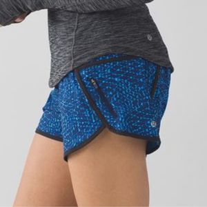 LULULEMON women’s Tracker Short III Samba Snake Blue 6
